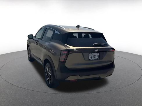 Used 2026 Nissan Kicks SV w/ Cold Weather Package FWD image 10