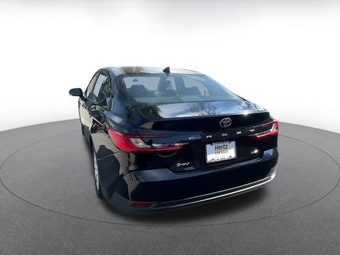 Used 2025 Toyota Camry LE image 11