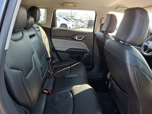 Used 2022 Jeep Compass Latitude image 15