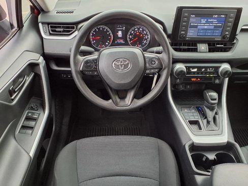Used 2021 Toyota RAV4 LE image 33