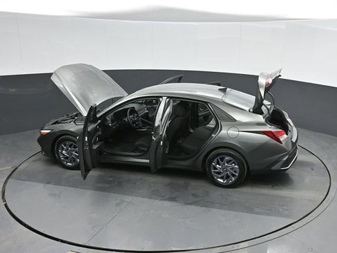 Used 2024 Hyundai Elantra SEL image 51
