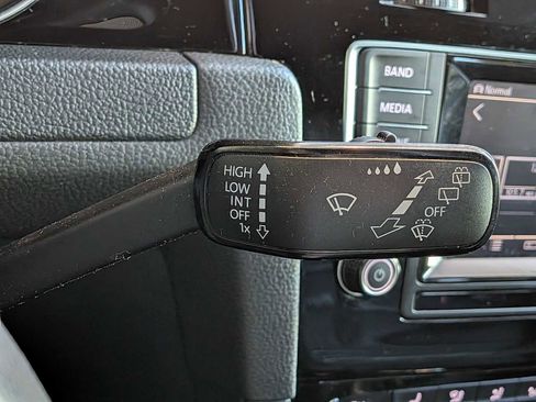 Used 2015 Volkswagen Golf R 4-Door image 23