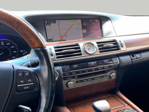 Used 2015 Lexus LS 460 w/ Comfort Package RWD image 7