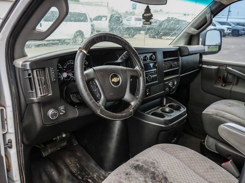Used 2017 Chevrolet Express 3500 RWD image 15