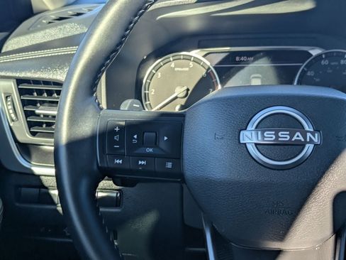Certified 2025 Nissan Rogue SV FWD image 29