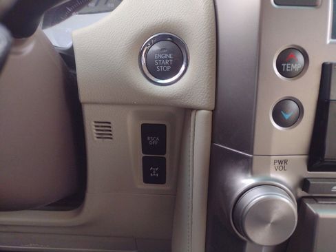 Used 2013 Lexus GX 460 w/ Comfort Plus Pkg image 16