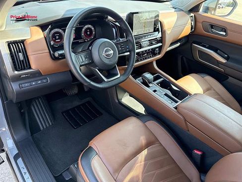 Used 2025 Nissan Pathfinder Platinum w/ Cargo Package FWD image 17