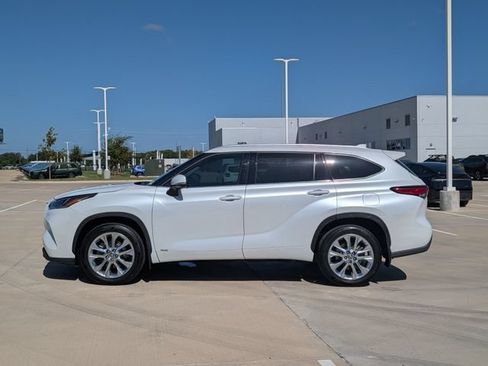 Used 2023 Toyota Highlander Limited AWD/4WD image 3