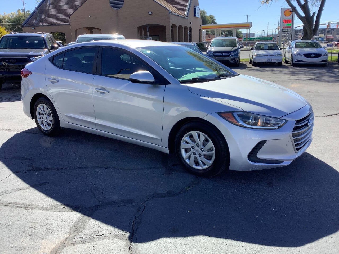 Used 2017 Hyundai Elantra SE FWD image 7