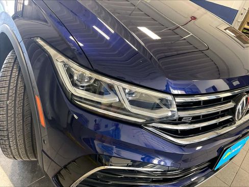 Used 2022 Volkswagen Tiguan SEL R-Line image 32