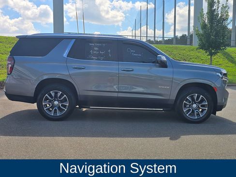 Used 2022 Chevrolet Tahoe LT w/ Luxury Package AWD/4WD image 2