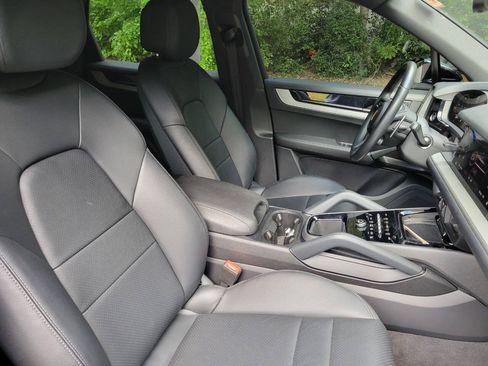 Used 2024 Porsche Cayenne AWD/4WD image 10
