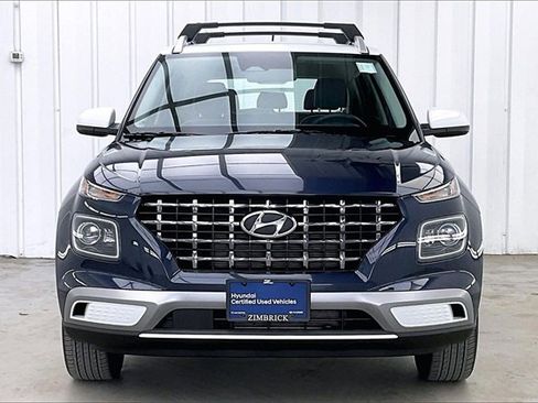 Certified 2025 Hyundai Venue Limited image 3