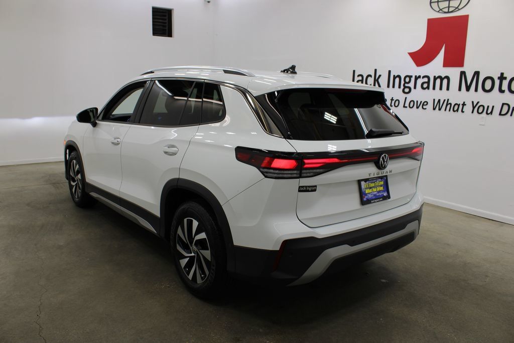 Certified 2026 Volkswagen Tiguan S FWD image 3
