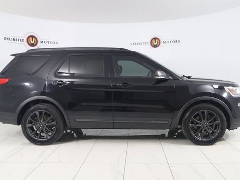 Used 2018 Ford Explorer XLT w/ Equipment Group 202A image 2