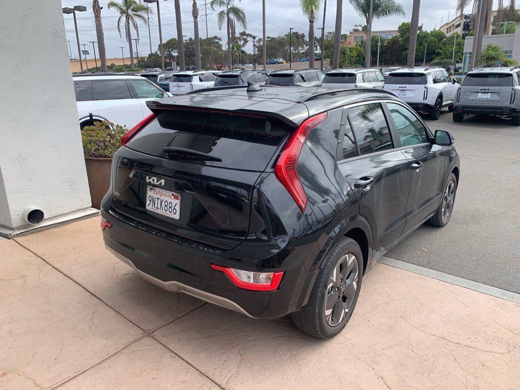 Certified 2024 Kia Niro Wind FWD image 6