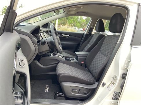 Used 2020 Nissan Rogue Sport SV image 34