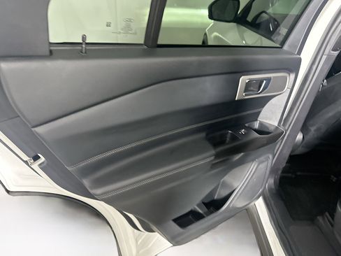 Used 2020 Ford Explorer XLT w/ Equipment Group 202A image 26