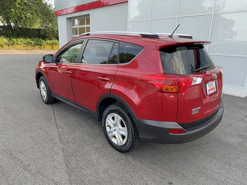 Used 2014 Toyota RAV4 LE AWD/4WD image 9