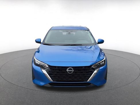 Used 2025 Nissan Sentra SV image 3