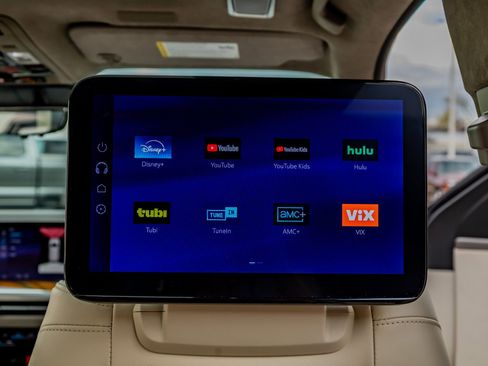 Used 2025 Cadillac Escalade Sport Platinum w/ LPO, Floor Liner Package image 32