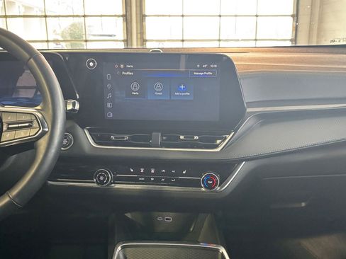 Used 2025 Chevrolet Equinox LT image 21