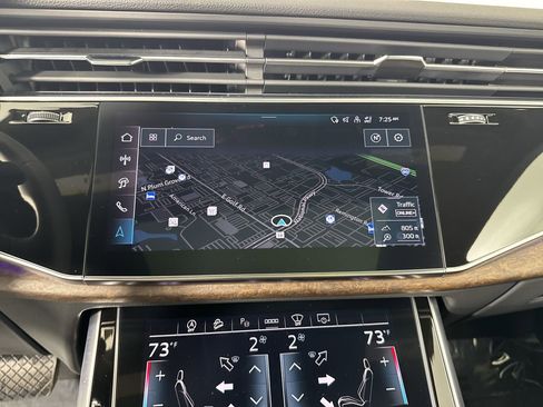 Used 2025 Audi Q8 Prestige image 11