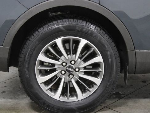 Used 2023 Lincoln Nautilus AWD w/ Premium Package image 13