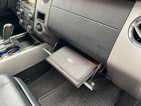 Used 2017 Ford Expedition Limited w/ Equipment Group 301A image 32