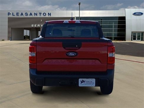 New 2025 Ford Maverick XLT image 4