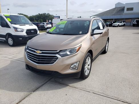 Used 2019 Chevrolet Equinox Premier image 3