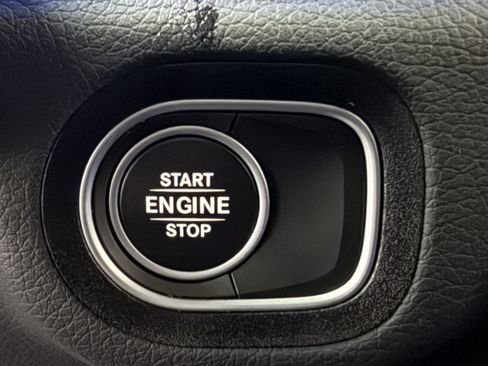 Used 2025 Mercedes-Benz GLE 450e 4MATIC image 28