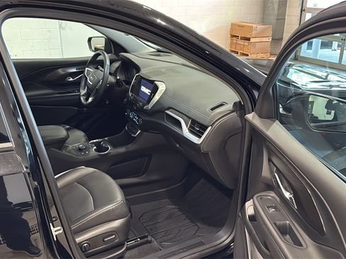 Used 2022 GMC Terrain SLT w/ Tech Package image 12