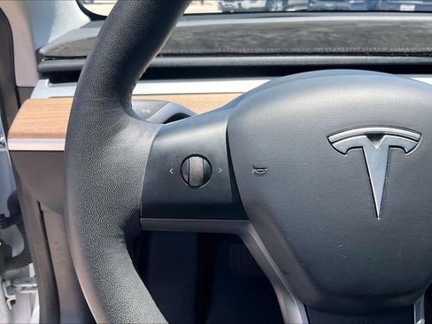 Used 2023 Tesla Model 3 Standard Range RWD image 21