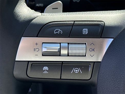 Used 2025 Hyundai Kona Limited image 25