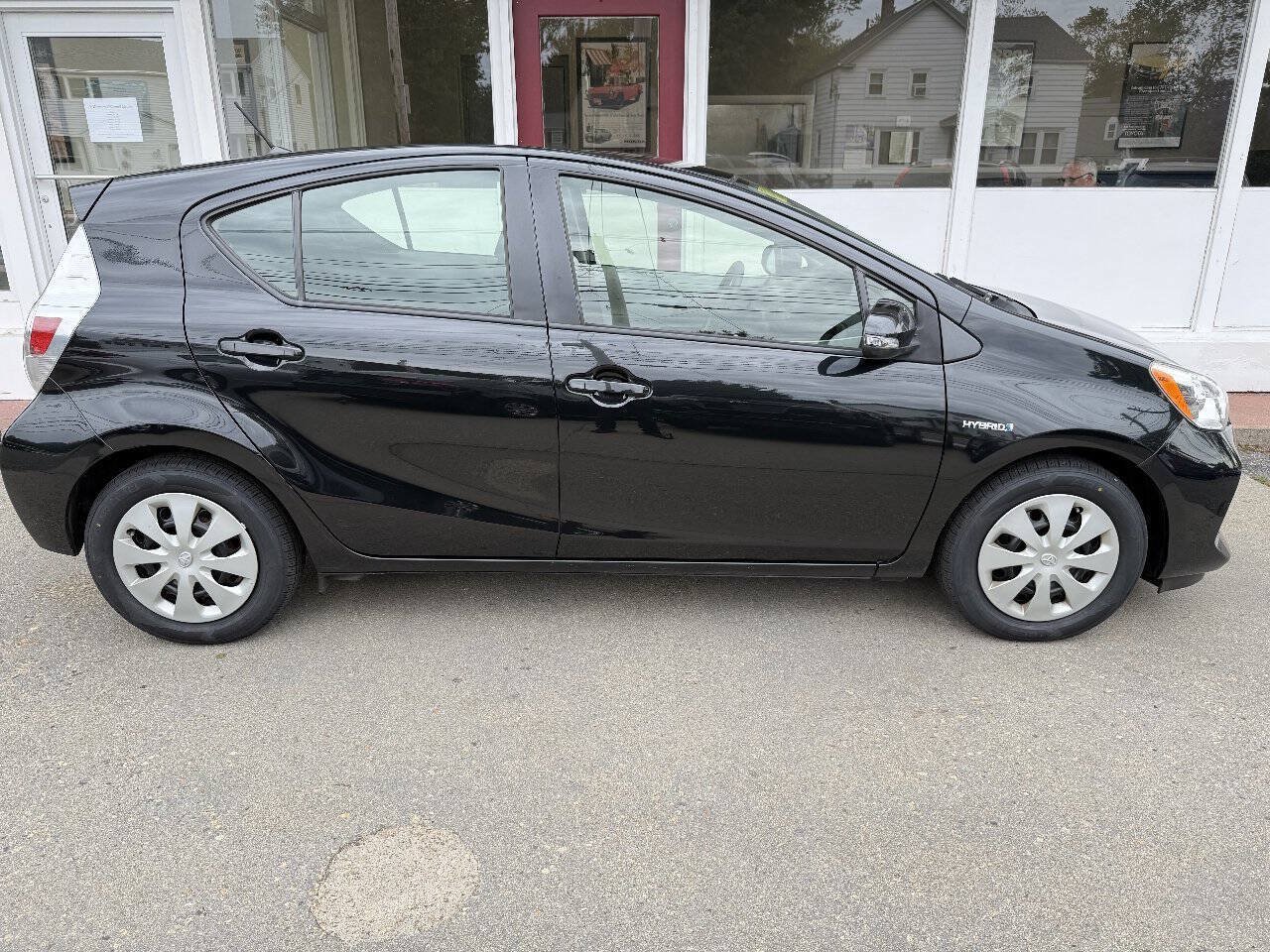 Used 2014 Toyota Prius C Two FWD image 6