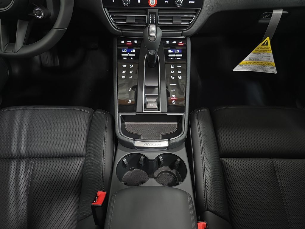 Certified 2026 Porsche Macan S AWD/4WD image 20