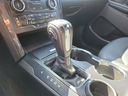 Used 2018 Ford Explorer XLT w/ Equipment Group 202A image 32