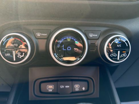 New 2026 Hyundai Venue SEL FWD image 18
