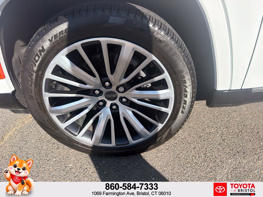 Used 2023 Jeep Grand Wagoneer Series III AWD/4WD image 13