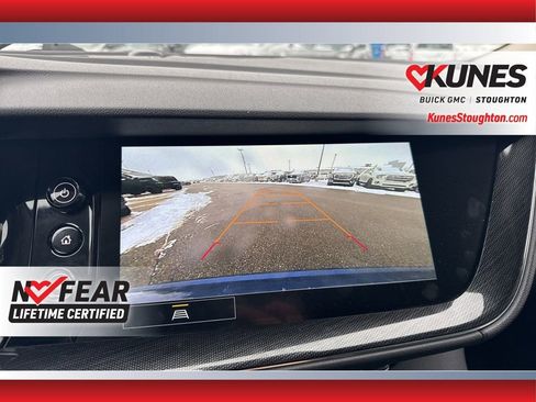 Used 2023 Buick Envision Essence image 27