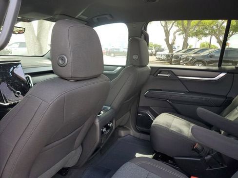 New 2026 GMC Acadia Elevation image 10