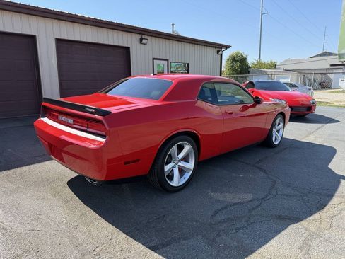 Used 2009 Dodge Challenger SRT8 w/ SRT Option Group II RWD image 6
