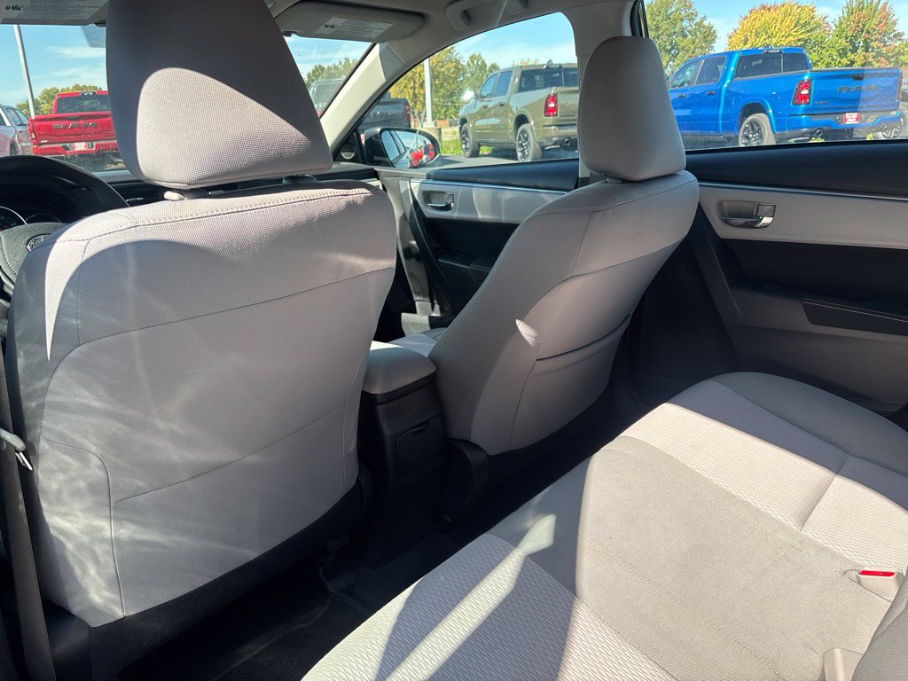 Used 2015 Toyota Corolla LE FWD image 26