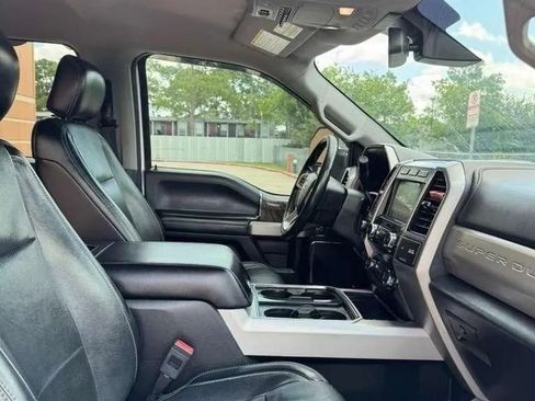 Used 2019 Ford F250 Lariat w/ Lariat Ultimate Package AWD/4WD image 17