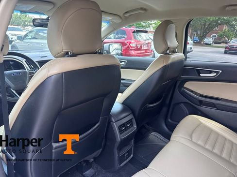 Used 2017 Ford Edge SEL w/ Equipment Group 201A AWD/4WD image 11