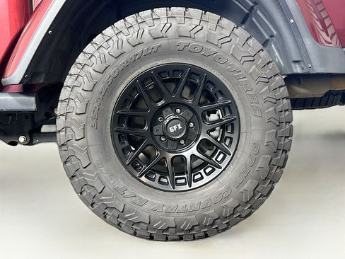 Used 2021 Jeep Gladiator Rubicon AWD/4WD image 11