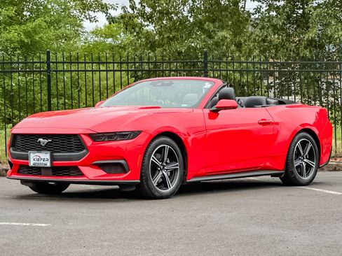 Used 2025 Ford Mustang Premium RWD image 7