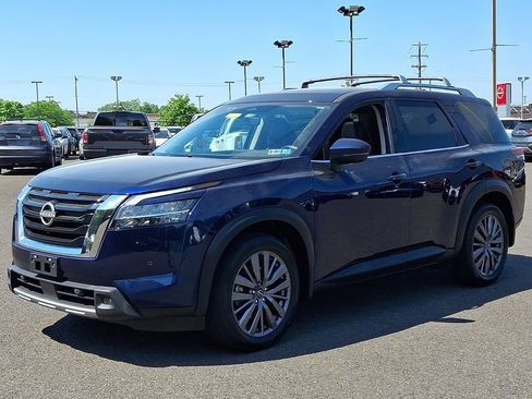 Certified 2023 Nissan Pathfinder SL w/ SL Premium Package AWD/4WD image 3
