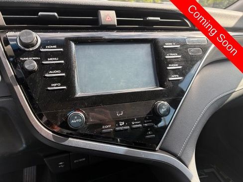 Used 2018 Toyota Camry SE FWD image 9